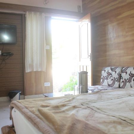 Cozy Room On Neelkanth Road เมาท์อาบู ภายนอก รูปภาพ